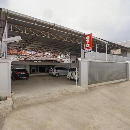 Super Oyo 1868 Penginapan Sekip Palembang Exterior photo